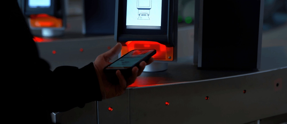 Octopus and oyster in the subway, or Auto ID technology in public transportation