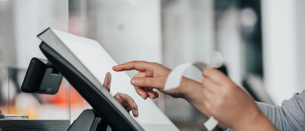 Co to jest terminal POS i jak działa? Praktyczny poradnik