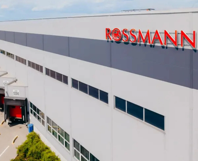 1900x825_Rossmann_szafa_case_study